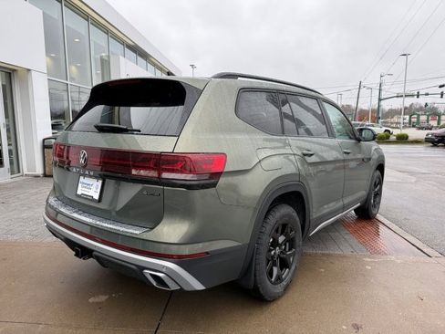 New 2026 Volkswagen Atlas Peak Edition image 6