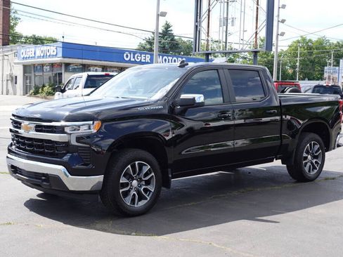 Used 2024 Chevrolet Silverado 1500 LT AWD/4WD image 2