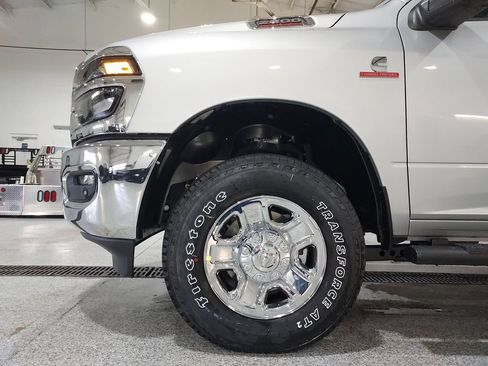 New 2026 RAM 2500 Tradesman AWD/4WD image 16