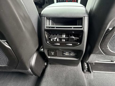 Used 2023 Jeep Grand Cherokee Altitude AWD/4WD image 12