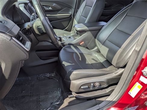 Used 2023 GMC Terrain SLT image 14