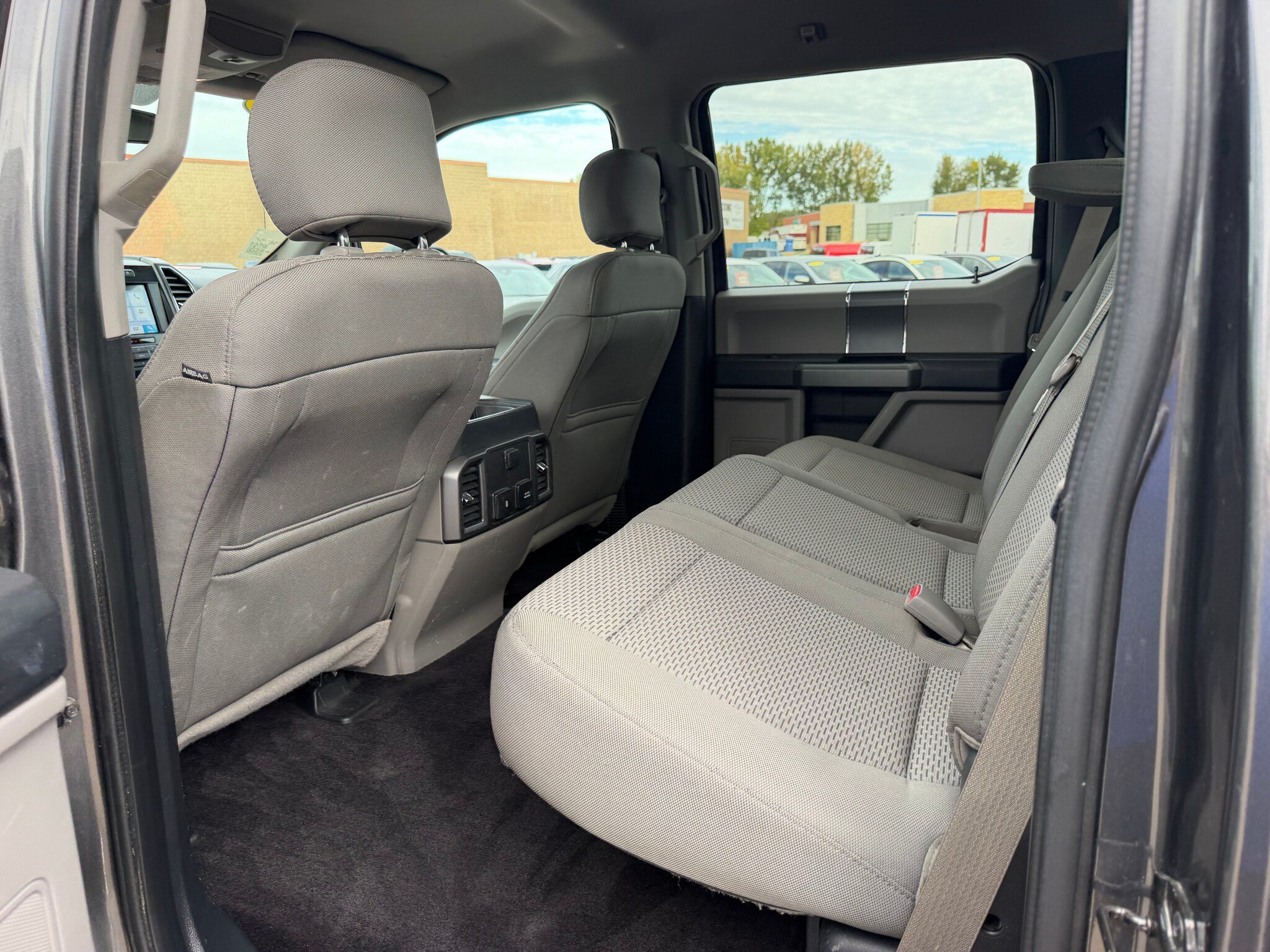 Used 2017 Ford F150 XLT w/ Equipment Group 302A Luxury AWD/4WD image 8