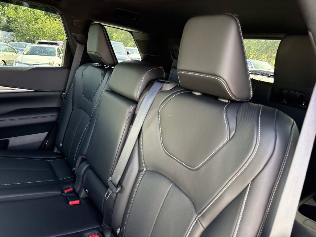Used 2025 INFINITI QX60 Luxe w/ Black Edition AWD/4WD image 14