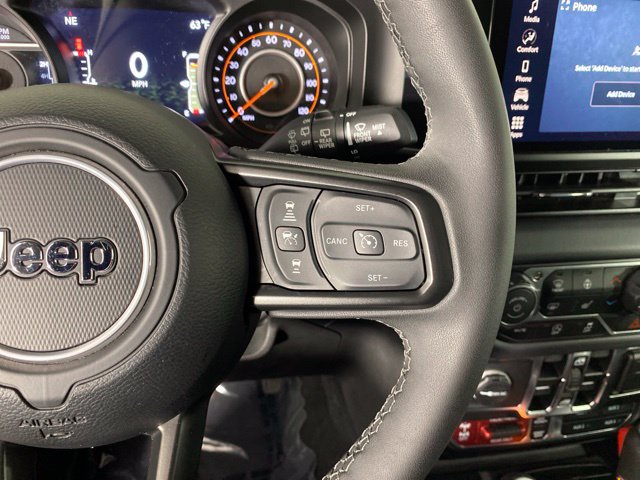 Used 2025 Jeep Wrangler Unlimited Rubicon w/ Convenience Group AWD/4WD image 24