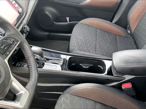 Used 2023 Nissan Kicks SR w/ Exterior Package image 15