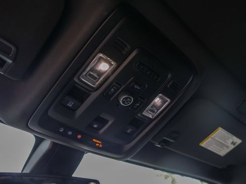 Used 2021 Chevrolet Tahoe Z71 w/ Z71 Signature Package image 25