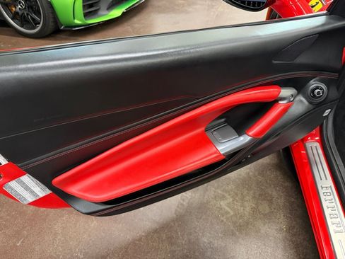 Used 2021 Ferrari F8 Tributo RWD image 11