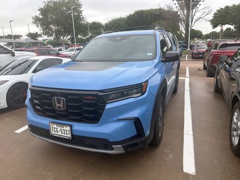 Used 2023 Honda Pilot TrailSport image 5