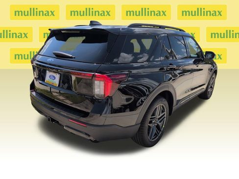 New 2026 Ford Explorer ST-Line RWD image 3