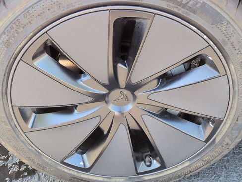 Used 2025 Tesla Model 3 Long Range RWD image 13