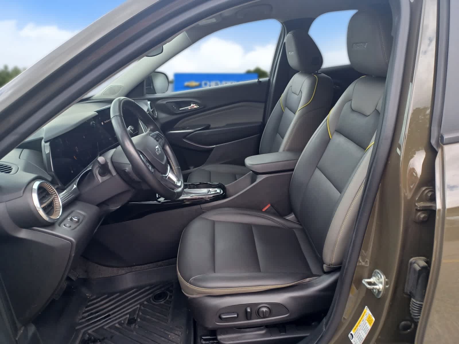 Used 2024 Chevrolet Trax ACTIV w/ Driver Confidence Package FWD image 7