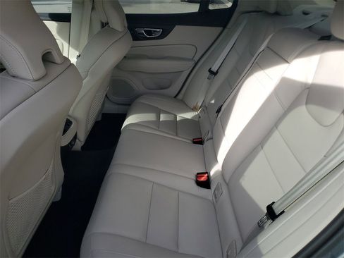 Used 2020 Volvo S60 T6 Inscription image 20