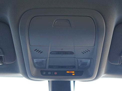 Used 2018 Chevrolet Equinox LT image 26