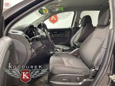 Used 2017 Chevrolet Traverse LT image 11