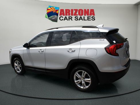 Used 2020 GMC Terrain SLE w/ Driver Convenience Package image 2