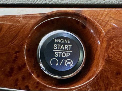Used 2016 Chrysler Town & Country Touring w/ Driver Convenience Group FWD image 19