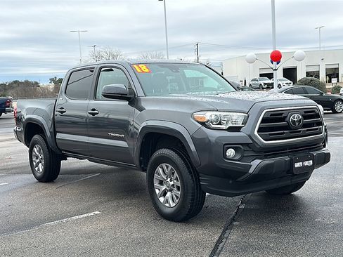 Used 2018 Toyota Tacoma SR5 image 10