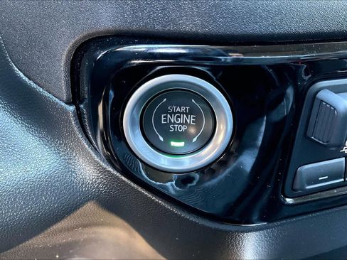 Certified 2022 Chevrolet Silverado 1500 RST image 31