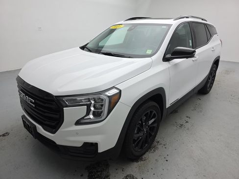 Used 2023 GMC Terrain SLT w/ Tech Package AWD/4WD image 6