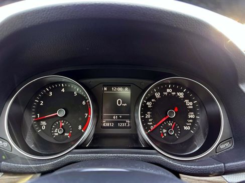 Used 2018 Volkswagen Passat 2.0T SE image 23