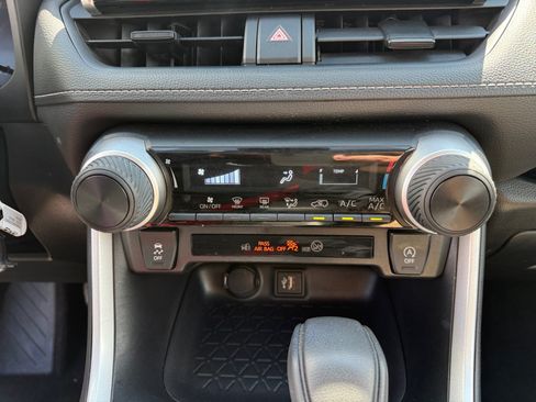 Certified 2025 Toyota RAV4 LE AWD/4WD image 12