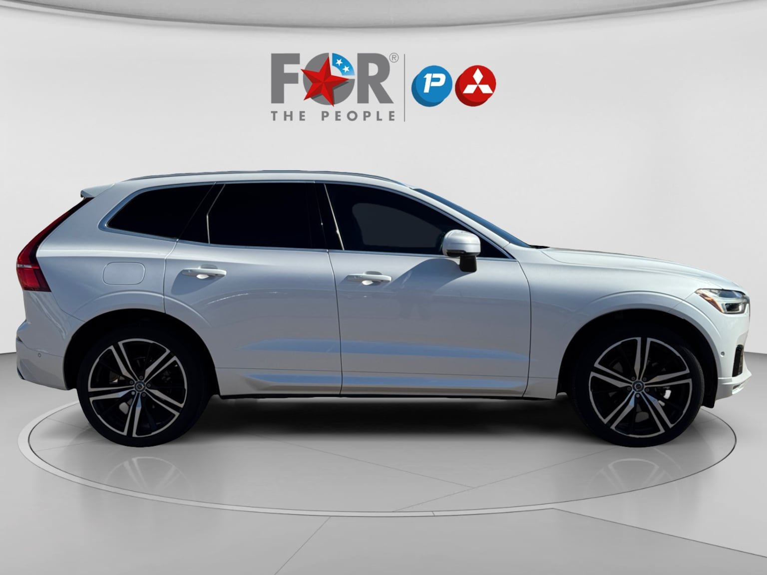 Used 2019 Volvo XC60 T5 R-Design w/ Protection Package Premier FWD image 6