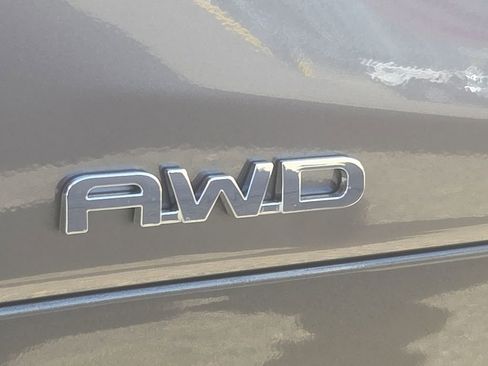 New 2026 Toyota Highlander XLE image 10