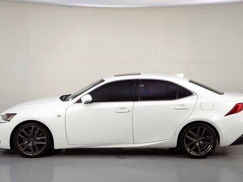 Used 2019 Lexus IS 300 F Sport w/ F Sport Package image 47