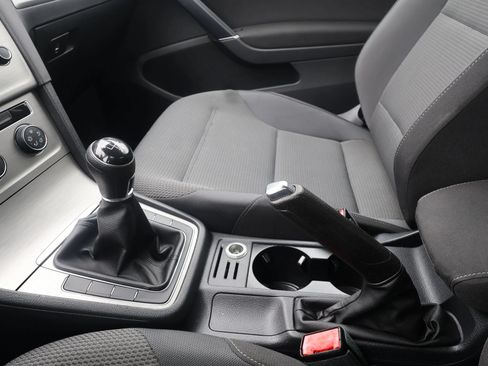 Used 2015 Volkswagen Golf Launch Edition FWD image 22