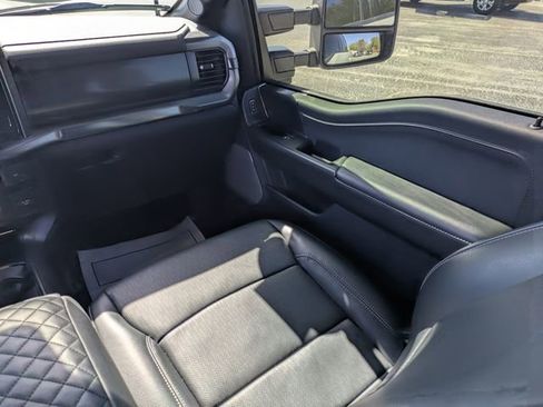 Used 2025 Ford F150 Lariat w/ Equipment Group 501A Mid image 17