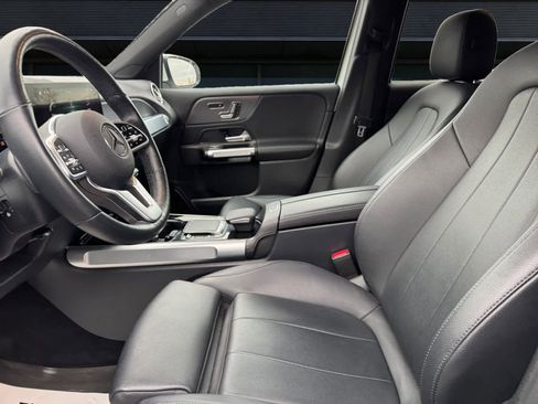 Used 2022 Mercedes-Benz GLB 250 4MATIC image 2