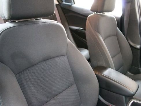 Used 2016 Chevrolet Cruze LT FWD image 11