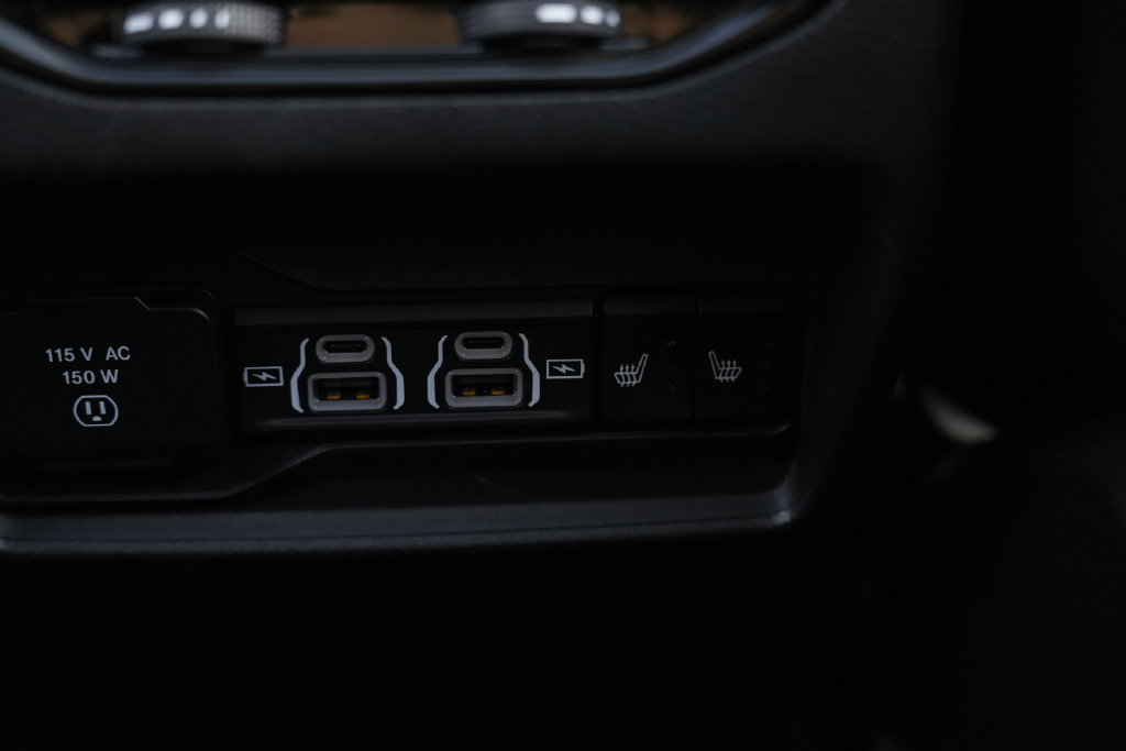 Used 2023 Jeep Grand Cherokee Overland AWD/4WD image 40