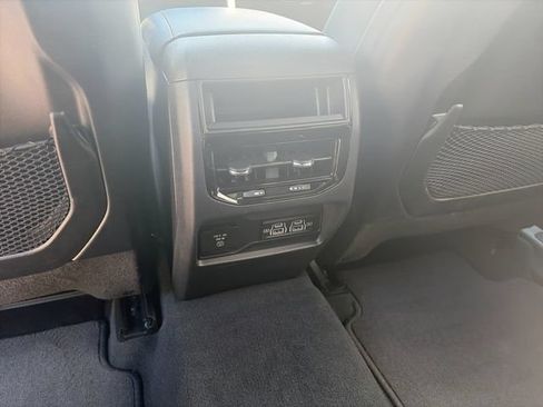 Used 2023 Jeep Grand Cherokee Altitude AWD/4WD image 15