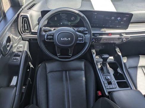Used 2024 Kia Sorento S FWD image 17