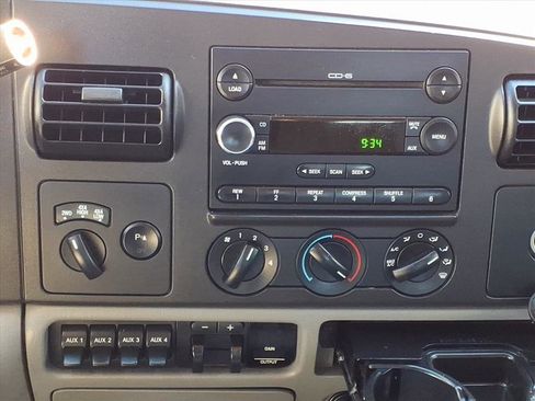 Used 2006 Ford F250 XLT image 7
