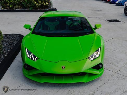 Used 2022 Lamborghini Huracan EVO RWD image 9
