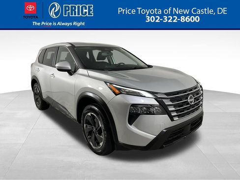 Used 2025 Nissan Rogue SV AWD/4WD image 1