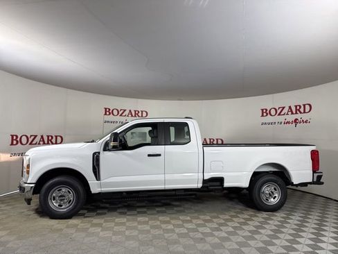 New 2026 Ford F250 XL w/ XL Chrome Package image 4