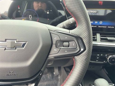 New 2026 Chevrolet Trax RS w/ Sunroof Package image 24