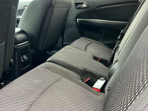 Used 2020 Dodge Journey SE w/ Blacktop Package image 5