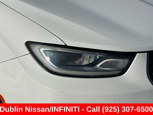 Used 2022 Chrysler Pacifica Touring-L FWD image 44