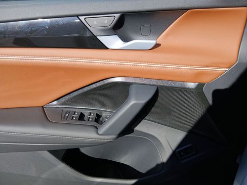 New 2026 Volkswagen Tiguan SEL R-Line image 11