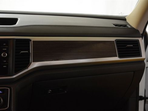 Used 2019 Volkswagen Atlas SE image 16