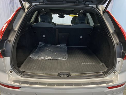 Used 2022 Volvo XC60 B5 R-Design image 34