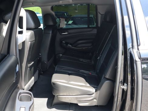 Used 2020 Chevrolet Suburban LT AWD/4WD image 12