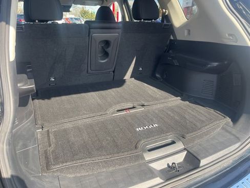 Certified 2019 Nissan Rogue SV w/ Premium Package image 24