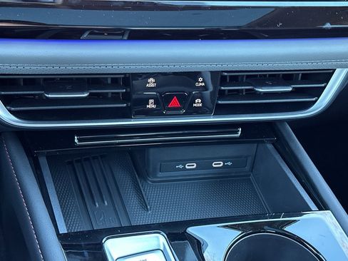 New 2025 Volkswagen Atlas Peak Edition SE image 18