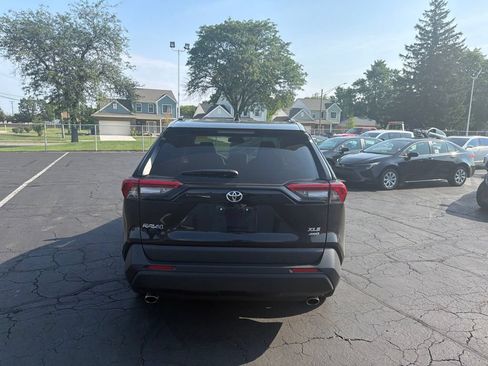 Used 2025 Toyota RAV4 XLE AWD/4WD image 7