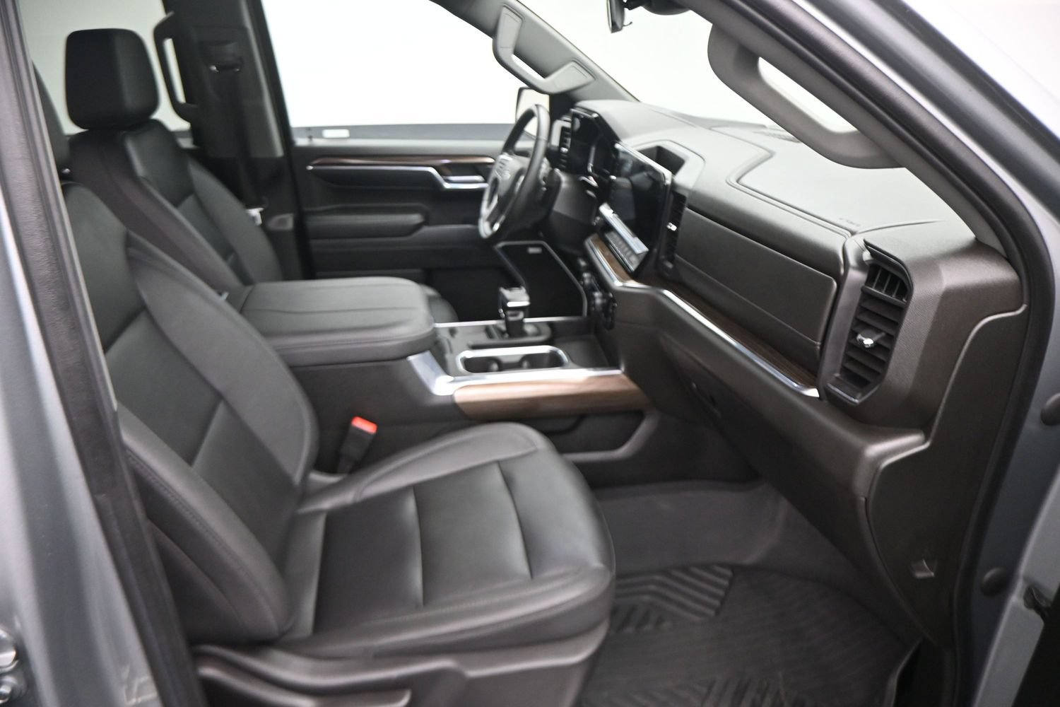 Used 2023 Chevrolet Silverado 1500 RST AWD/4WD image 22